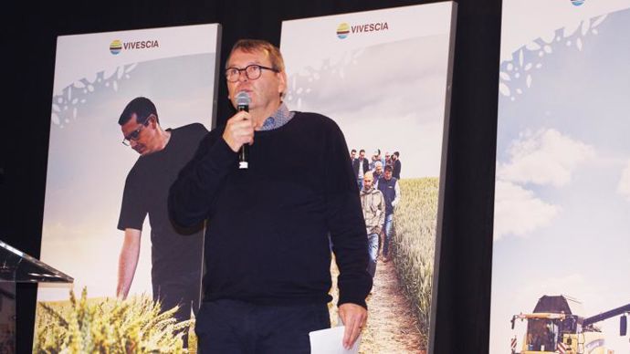 « À l’avenir, nous allons développer les essais implantation car cette étape reste encore à améliorer », souligne Jean-Luc Forrler, chef de projet conservation des sols chez Vivescia. © C. URVOY